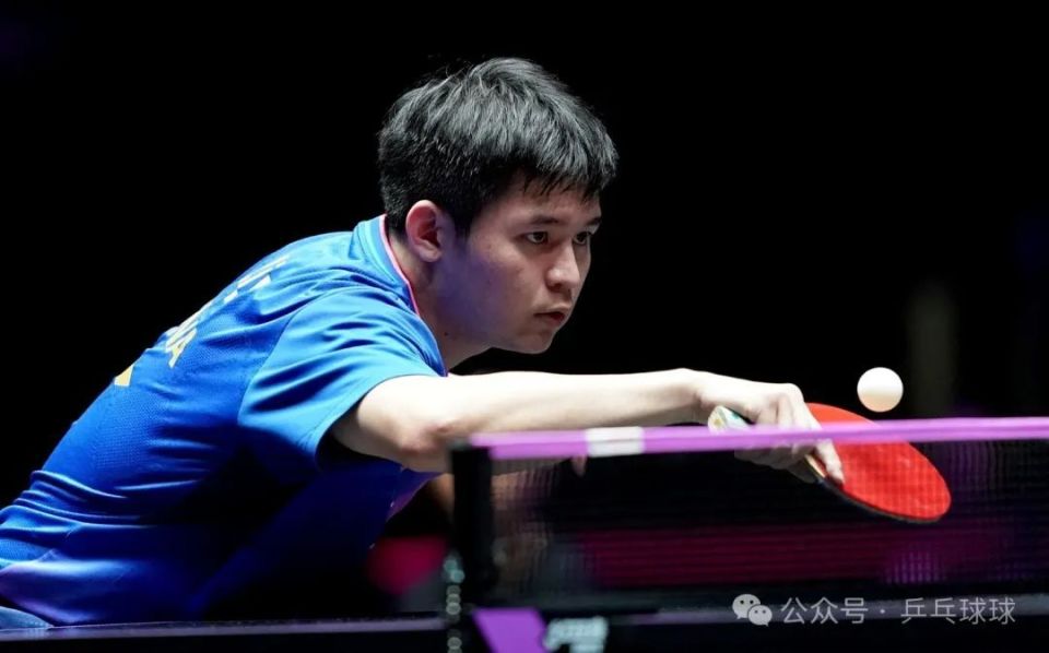 肌肉线条被 肌肉线条被