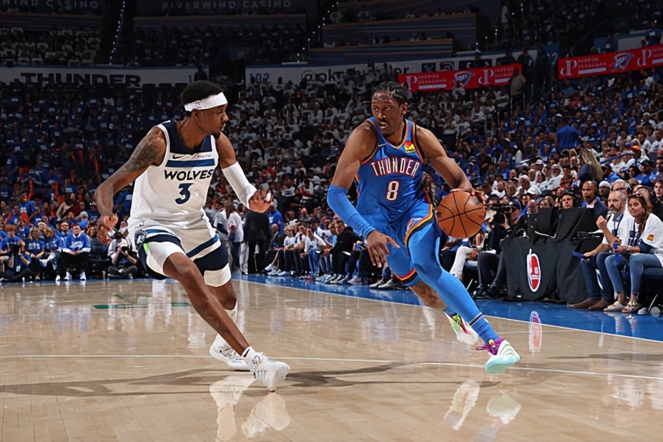 间高强度的 间高强度的