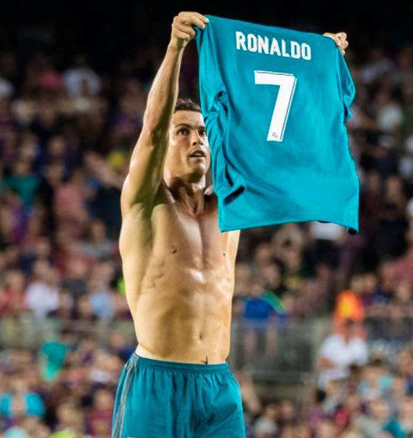 凯尔：乔布几天前做了一个小的牙科手术，我们不想冒风险